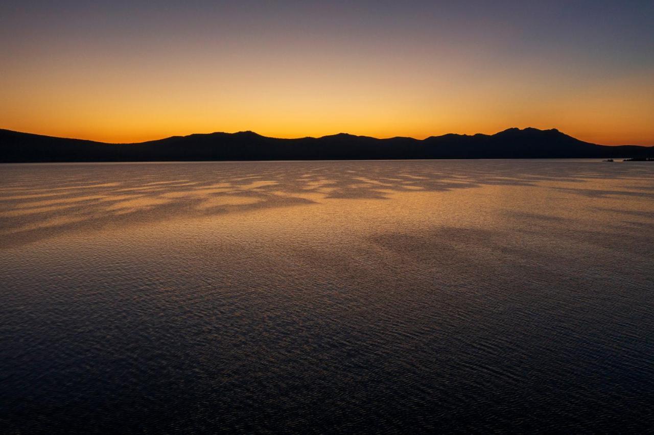 Rixos Borovoe Hotel Shchūchīnsk Bagian luar foto Sunset over the Racetrack Playa