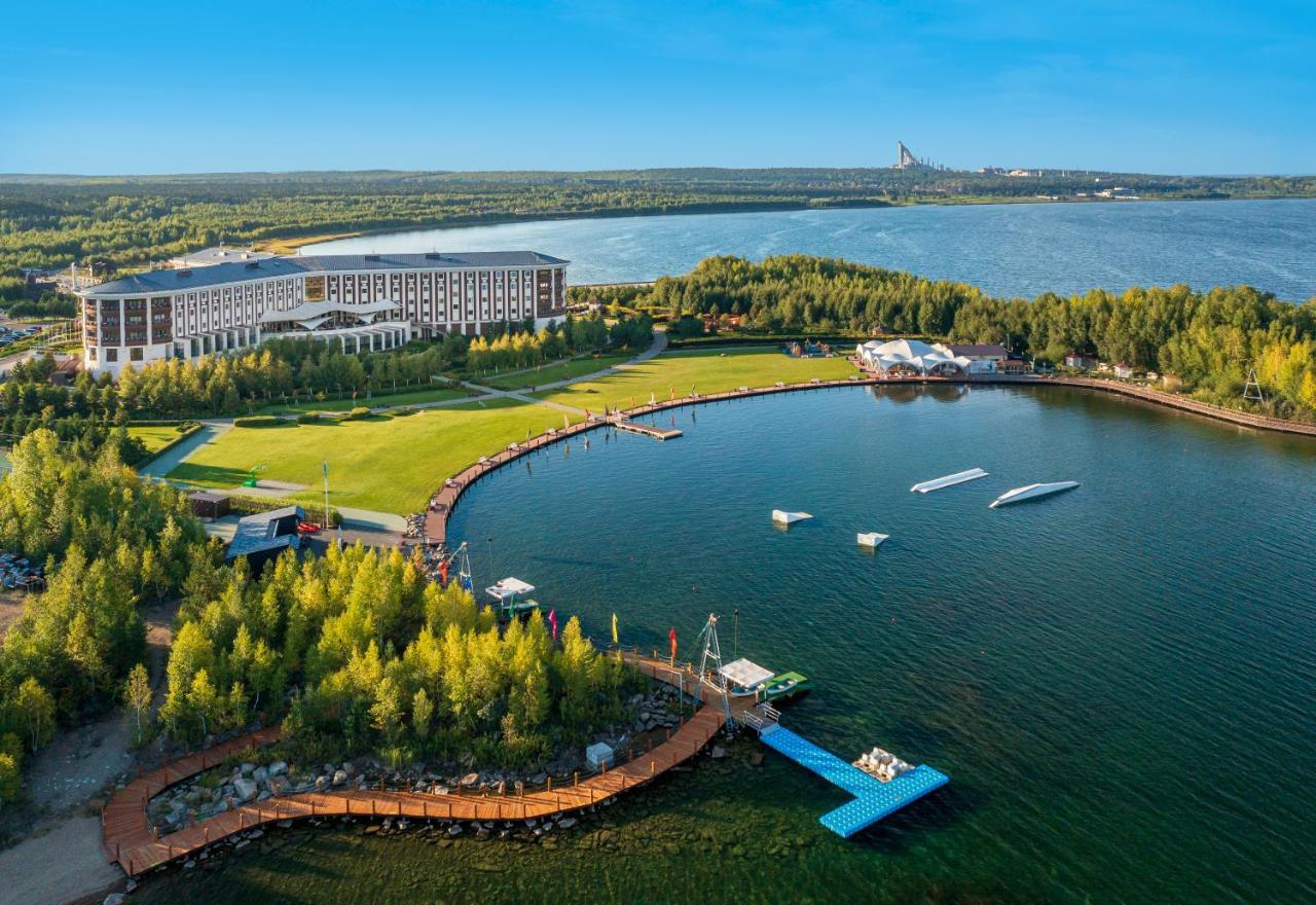 Rixos Borovoe Hotel Shchūchīnsk Bagian luar foto Aerial view of the hotel and the lake