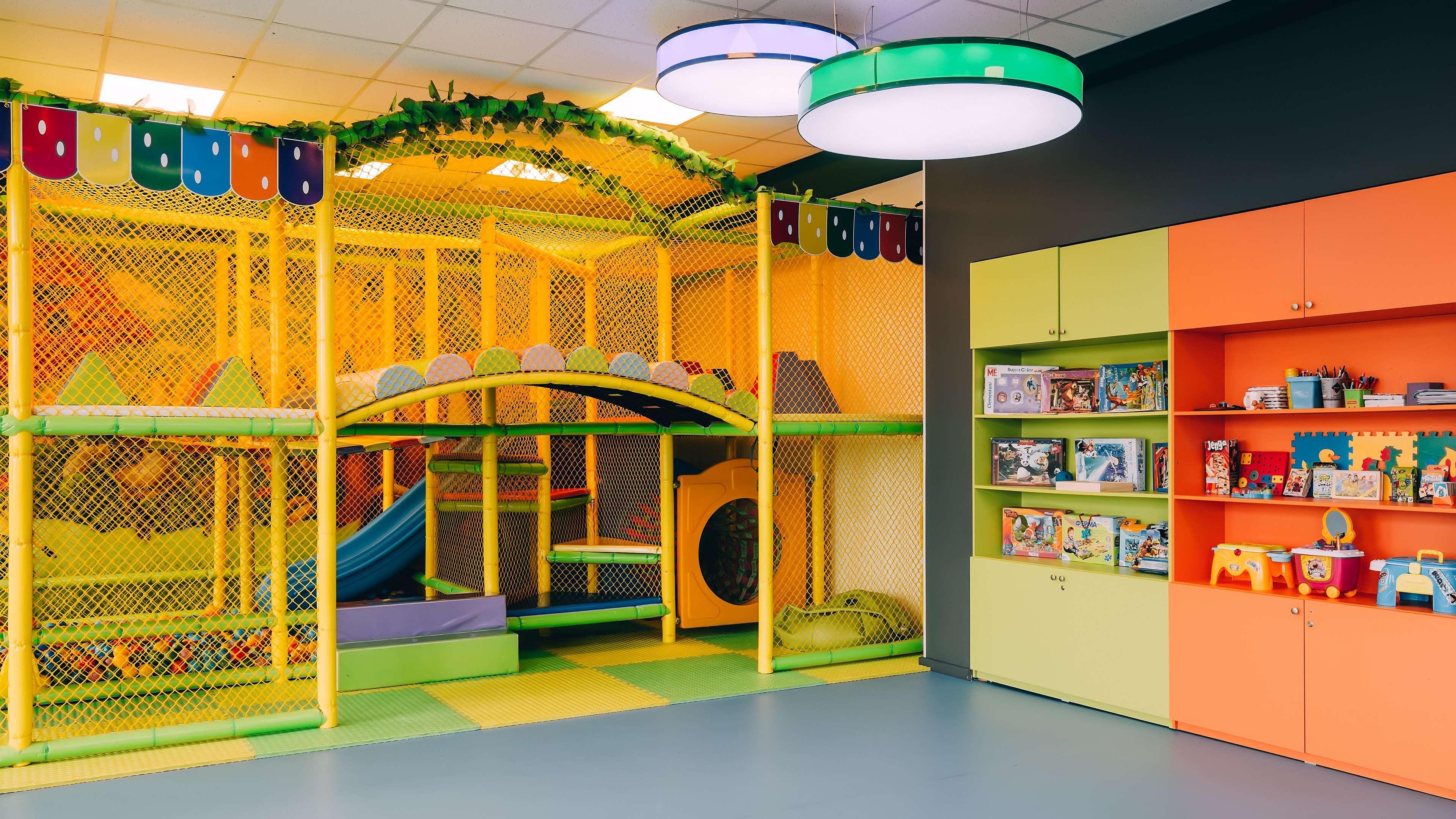 Rixos Borovoe Hotel Shchūchīnsk Bagian luar foto The interior of a typical indoor playground