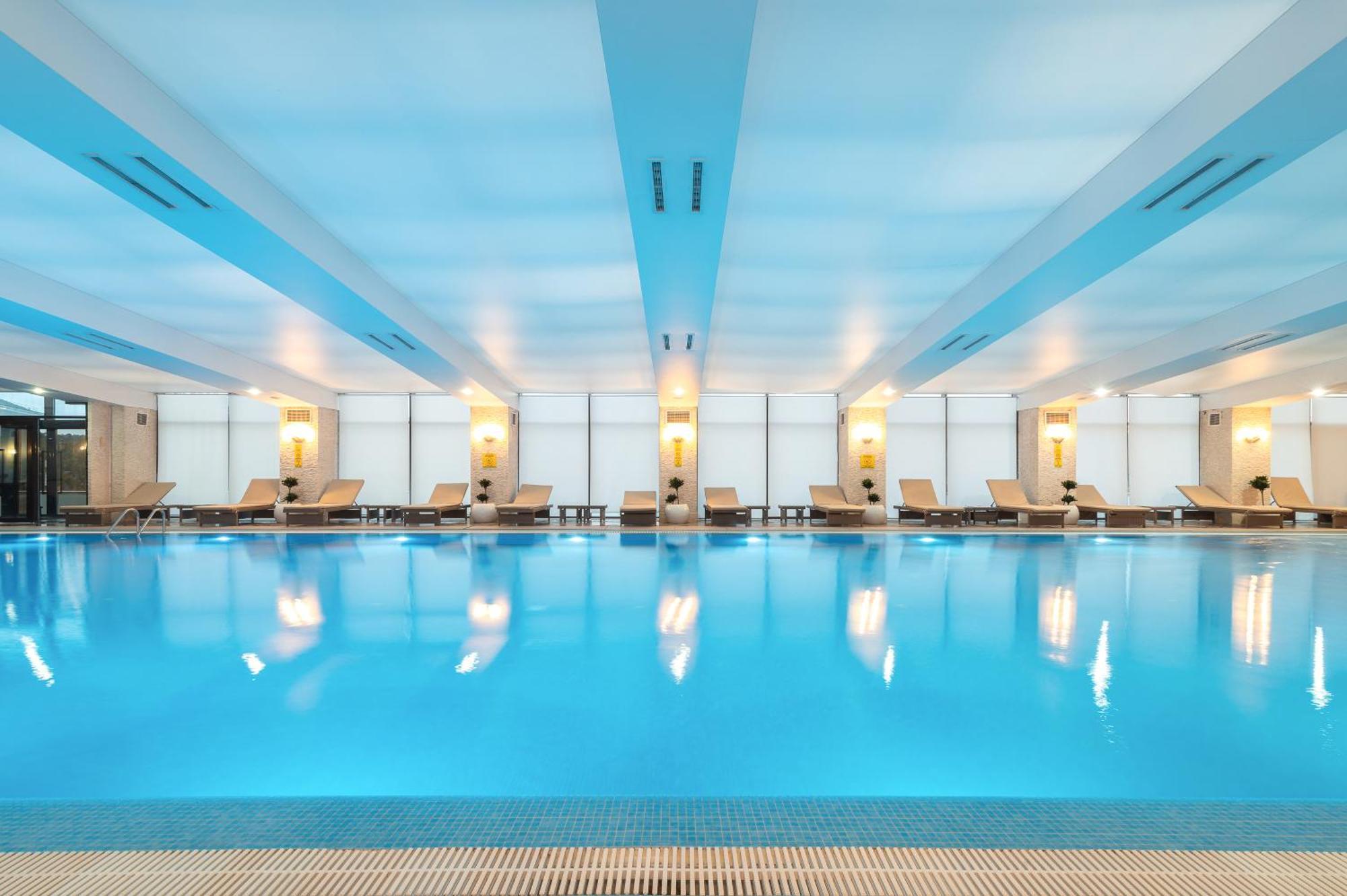 Rixos Borovoe Hotel Shchūchīnsk Bagian luar foto The pool at the hotel